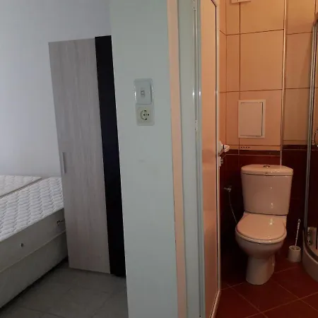 Ganz Real Estate 2 Lägenhet