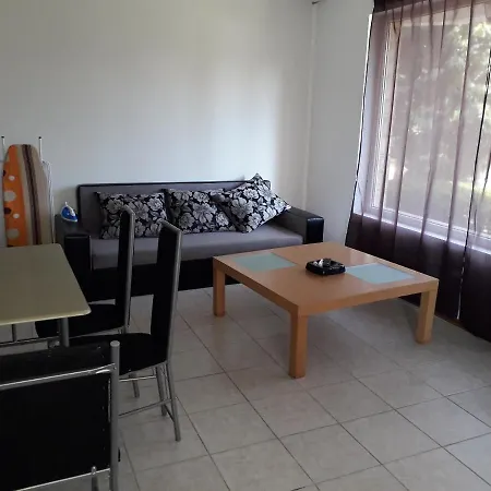 Ganz Real Estate 2 Apartment
